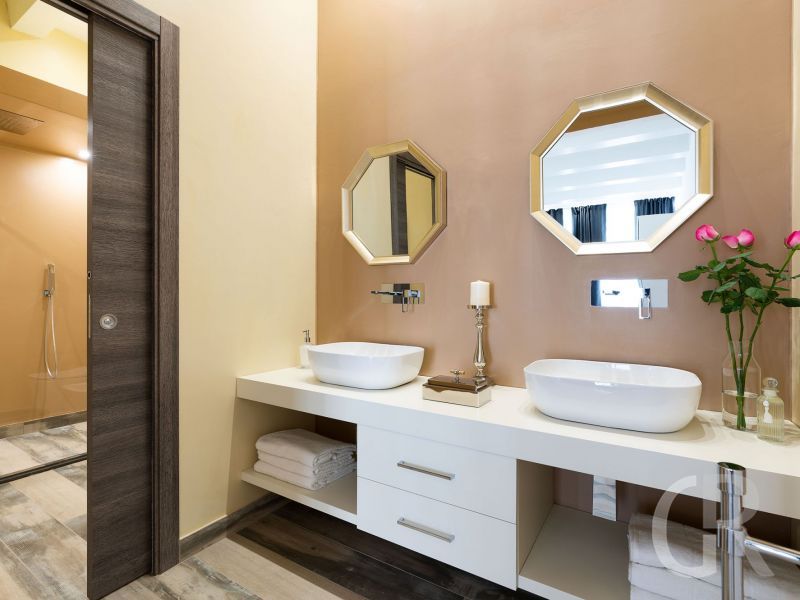villa-camemi-waschbecken-im-badezimmer.jpg