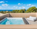 villa-castalia-whirlpool.jpg