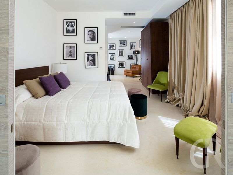 villa-contrada-doppelbett-im-schlafzimmer.jpg