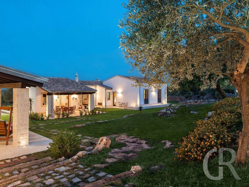 villa-corte-moscata-am-abend.jpg