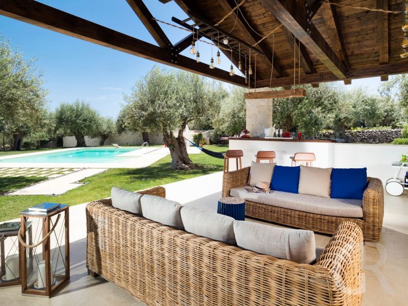 villa-corte-moscata-ueberdachte-terrasse.jpg