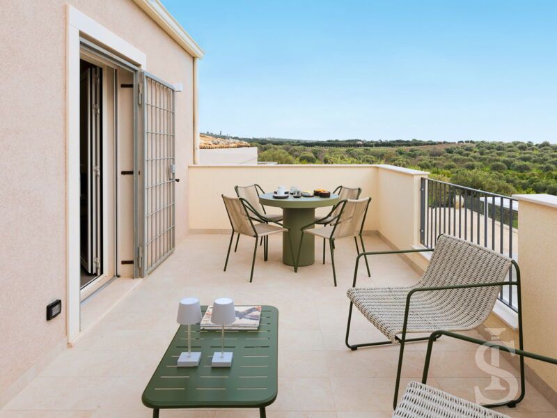 villa-dimora-bufalefi-terrasse-erster-stock-seitlich.jpg