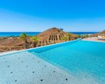 villa-domizia-grosser-pool.jpg