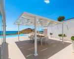 villa-domizia-ueberdachte-terrasse.jpg