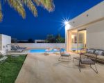 villa-federica-terrasse-am-pool-am-abend.jpg