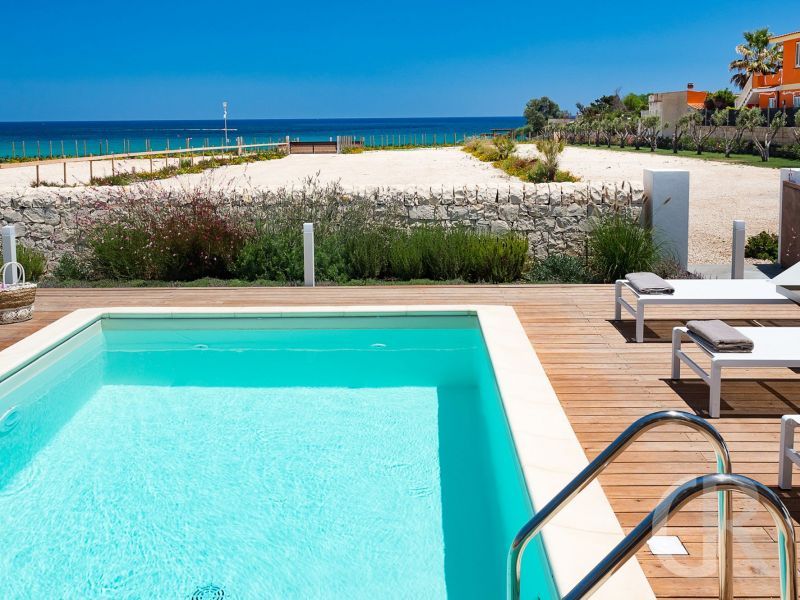 villa-fico-pool.jpg