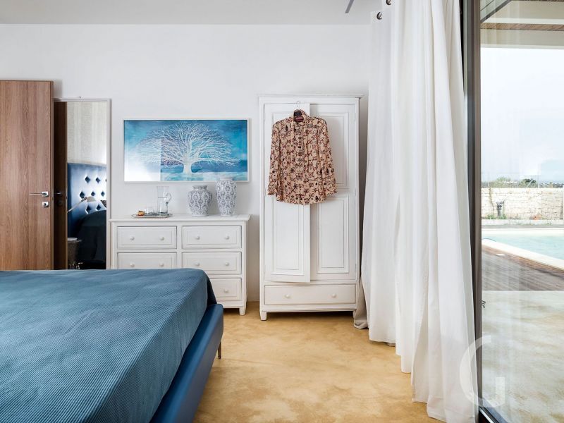 villa-lavanda-bett-im-schlafzimmer.jpg