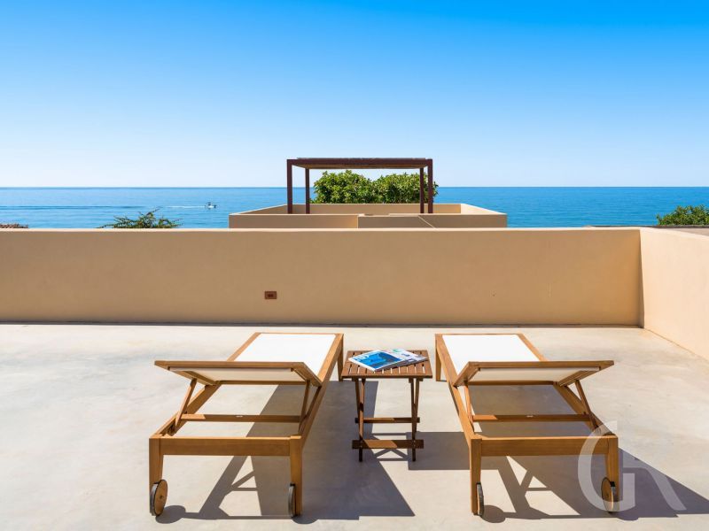 villa-magnolia-terrasse-mit-meerblick.jpg
