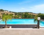 villa-mara-schwimmbad-und-einstieg.jpg