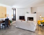 villa-mara-wohnzimmer-mit-sofa.jpg