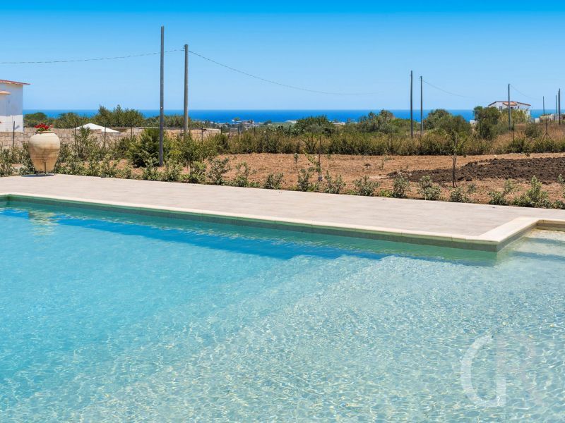 villa-paolina-grosses-schwimmbad.jpg