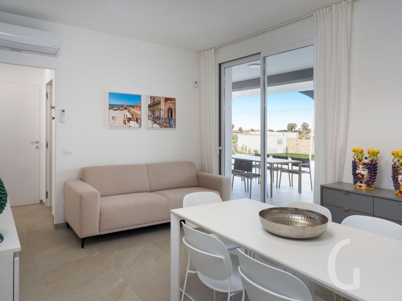 villa-paradisus-kleines-sofa.jpg
