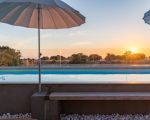 villa-persefone-abendstimmung-am-pool.jpg