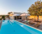 villa-persefone-ferienhaus-und-pool.jpg