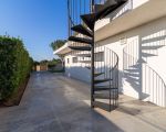 villa-persefone-treppe-zur-dfachterrasse.jpg