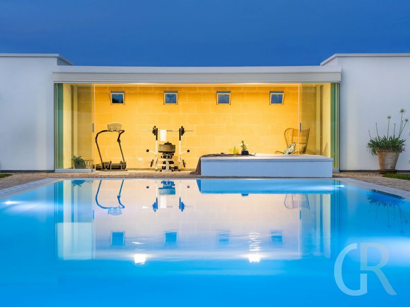 villa-pietra-del-sole-blick-vom-pool.jpg