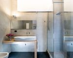 villa-profumo-modernes-bad-mit-dusche.jpg