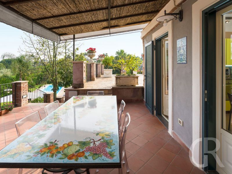 villa-saracina-grosse-terrasse.jpg