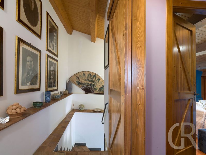 villa-saracina-treppe.jpg