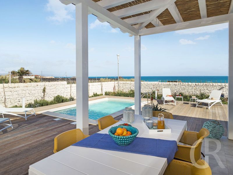 villa-timo-terrasse-am-pool.jpg