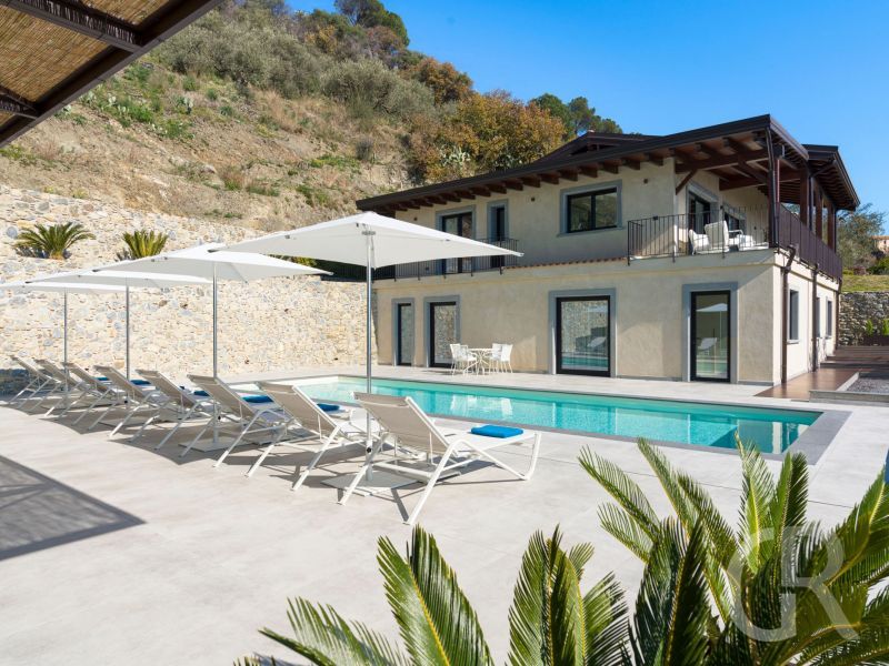 villa-zagara-blick-auf-das-schwimmbad.jpg