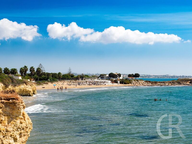 baia-del-mar-blick-auf-die-kueste.jpg