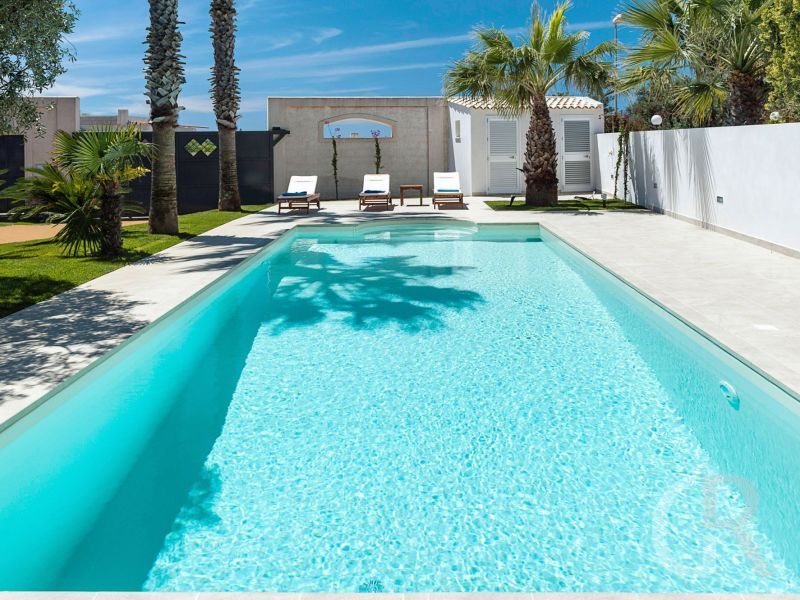casa-marsala-2-grosser-pool.jpg