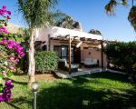 casa-tramontana-ueppig-bluehender-garten.jpg