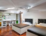 ferienhaus-carolina-schlafzimmer-mit-kleiderschrank.jpg