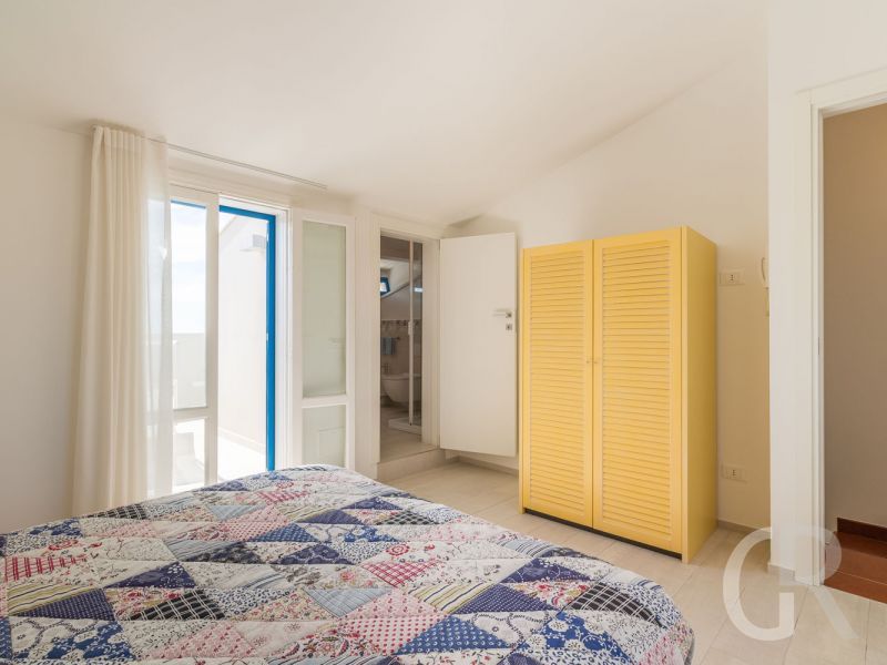 ferienhaus-clotilde-grosses-schlafzimmer.jpg