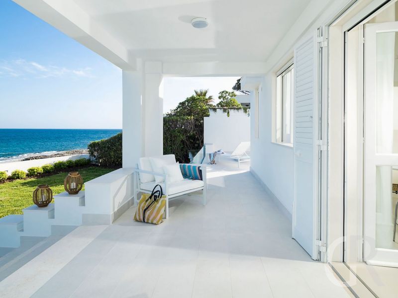 ferienhaus-marisol-ueberdachte-terrasse.jpg