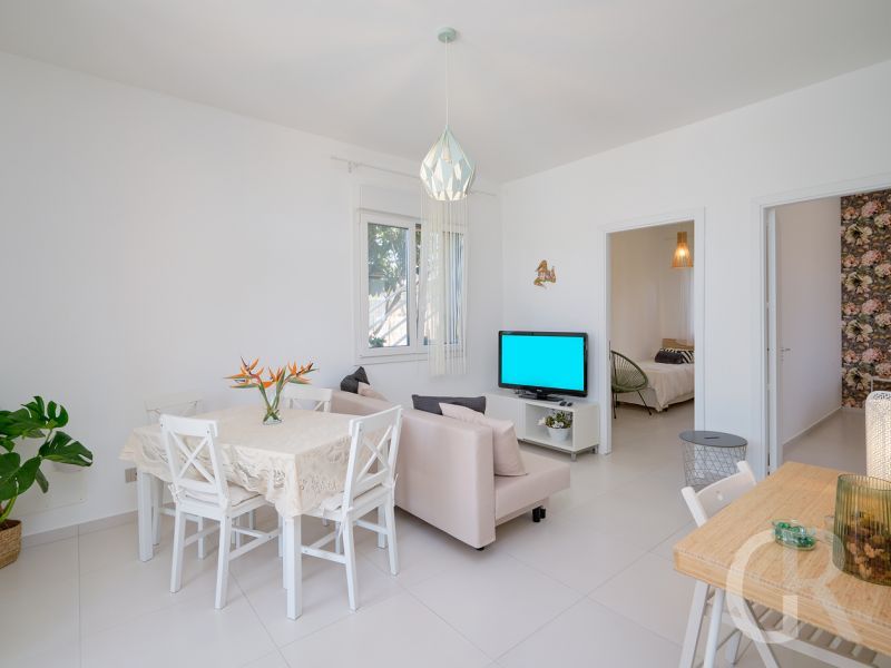 ferienhaus-teti-wohnrsum-mit-sofa.jpg