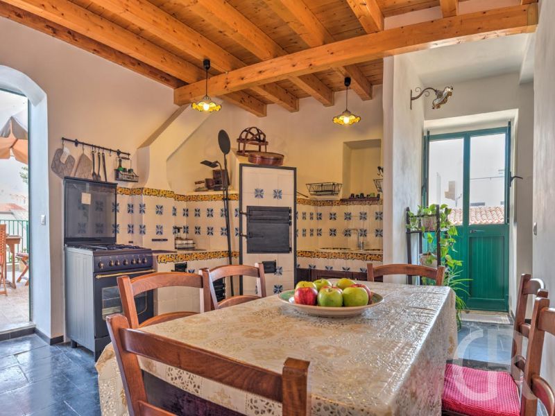 ferienwohnung-agamennone-esskueche.jpg