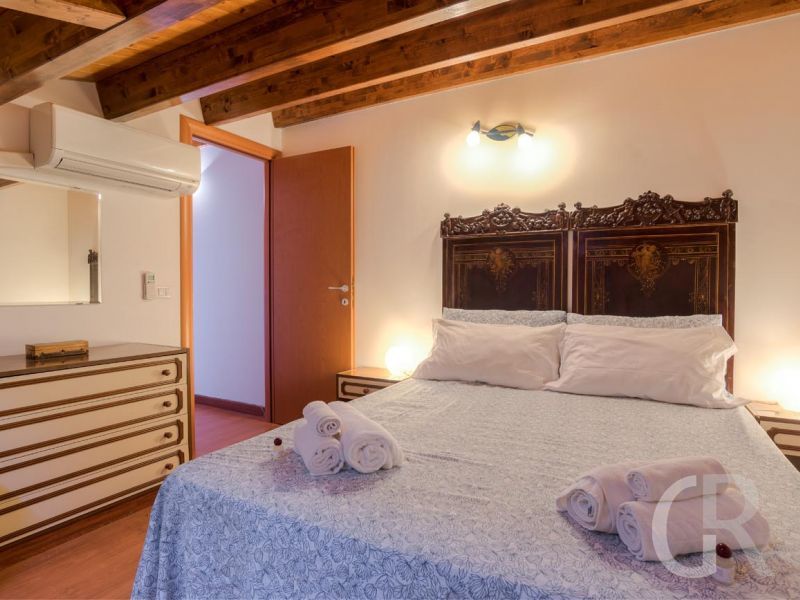 ferienwohnung-agemannone-doppelbett.jpg