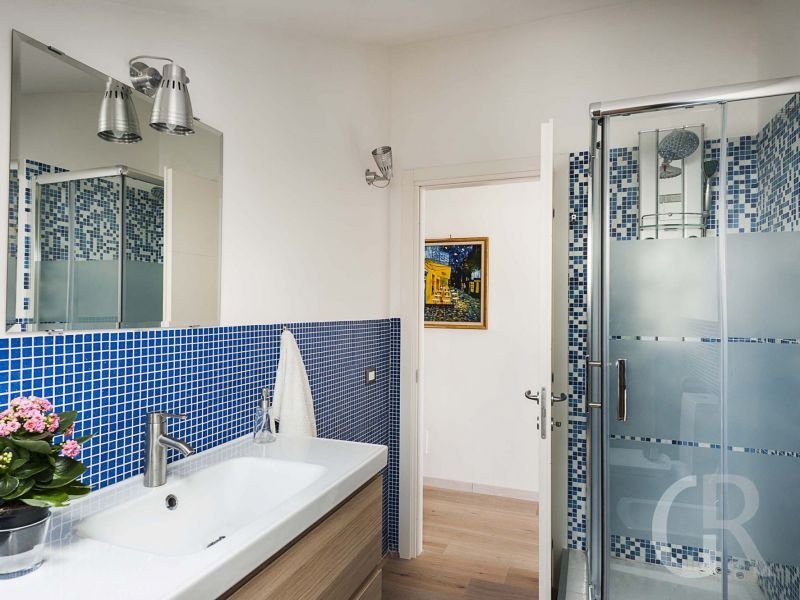 ferienwohnung-alyssa-duschbad.jpg