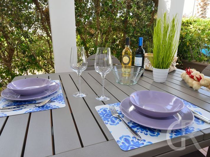 ferienwohnung-kalika-gedeckter-tisch.jpg