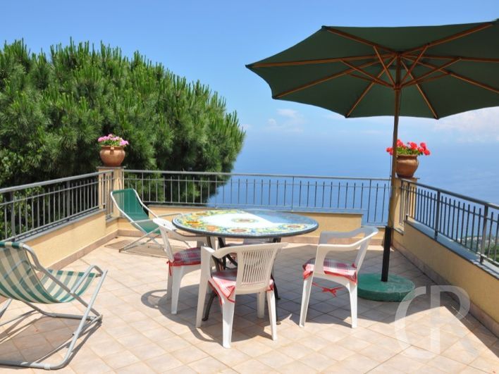 ferienwohnung-luana-traumhafter-blick-zum-meer.JPG