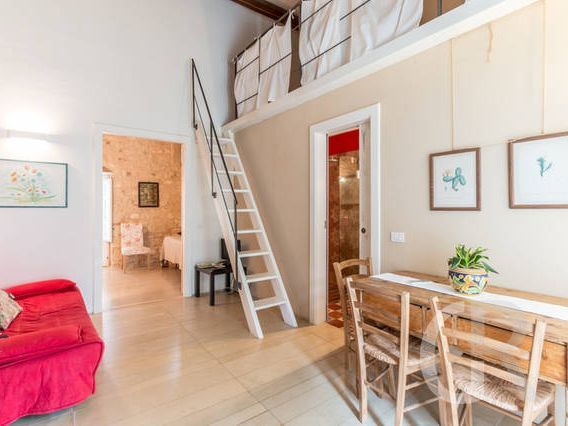 ferienwohnung-nolina-mit-aufgang-zur-galerie.jpg