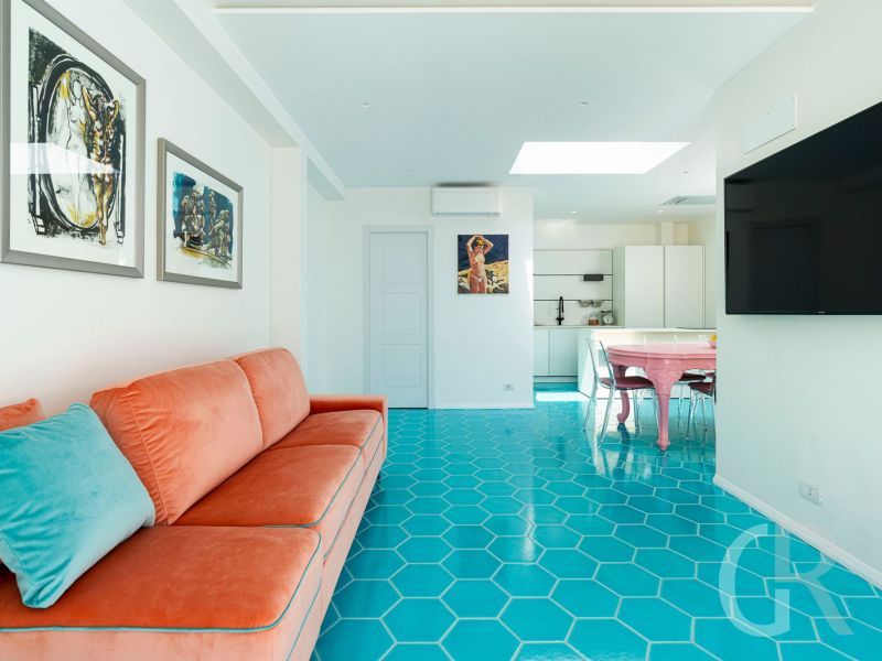 ferienwohnung-peppina-sofa-im-wohnraum.jpg