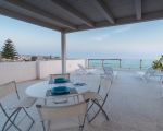 ferienwohnung-pitagora-fruehstueck-auf-der-dachterrasse.jpg