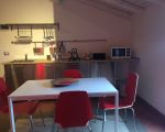 ferienwohnung-tarocco-kuechentisch.JPG