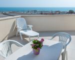 ferienwohnung-timo-essplatz-auf-der-terrasse.jpg