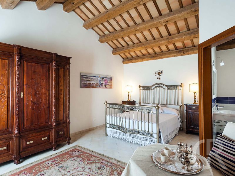 grosses-schlafzimmer.jpg