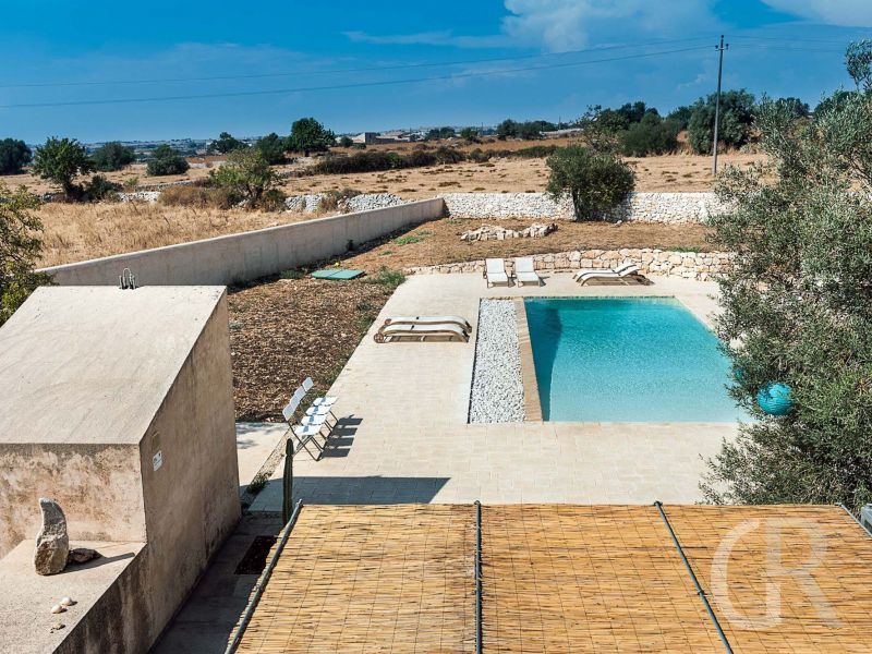 le-edicole-blick-auf-villa-und-pool.jpg