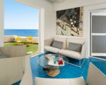 montalbano-suite-wohnzimmer-und-blick-nach-aussen.jpg