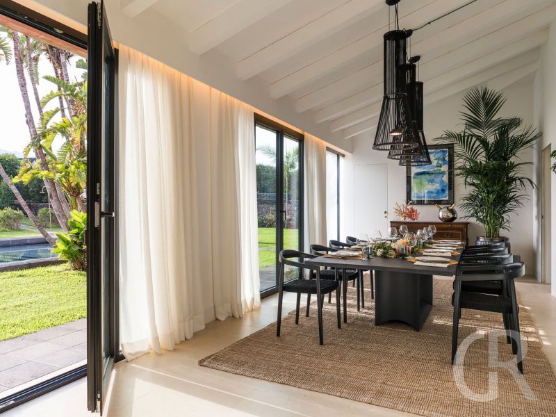 villa-acqua-marina-esszimmer-mit-terrasse.jpg