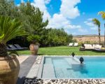 villa-agnese-am-pool.jpg