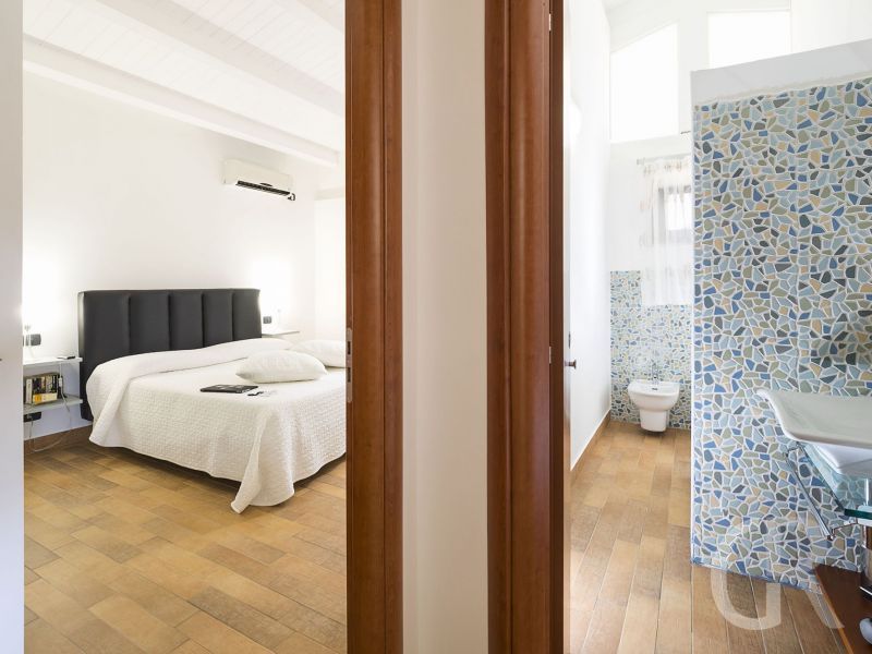 villa-agora-blick-ins-schlafzimmer.jpg