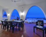 villa-amelia-gedeckter-tisch-auf-der-terrasse.jpg