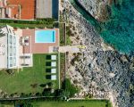 villa-angelina-blick-aus-der-luft-auf-die-villa.jpg